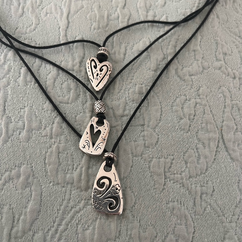 Brighten necklace with three charms